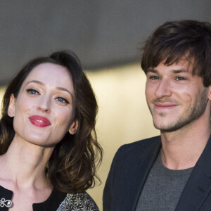 Gaspard Ulliel et sa compagne Gaëlle Pietri - People au Photocall du défilé Chanel Croisière "Paris-Séoul" au Dongdaemun Design Plaza de Séoul le 4 mai 2015