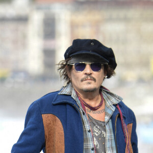 L'acteur américain Johnny Depp arrive au 69ème Festival international du film de San Sebastian (Saint Sébastien) pour recevoir le Prix Donostia, à Saint Sébastien, Espagne le 22 septembre 2021.