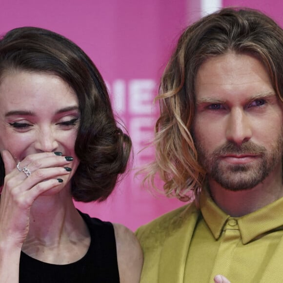 Charlotte Le Bon, Stephen Di Tordo - Pink Carpet dans le cadre de Canneseries saison 3 au Palais des Festivals à Cannes, le 13 octobre 2020. © Norbert Scanella/Panoramic/Bestimage