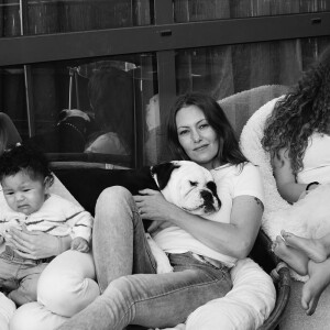 Karole Rocher et ses quatre filles Barbara, Gina, Angelina et Carmen