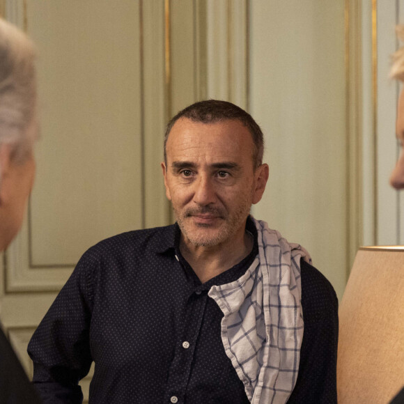 Exclusif - Pierre Arditi, Elie Semoun et Muriel Robin - Séquence "Les présentations" et "La Réconciliation" - Tournage du téléfilm " Ils s'aiment... enfin presque ", qui sera diffusé le lundi 18 avril à 21h10 sur TF1. © Cyril Moreau / Bestimage