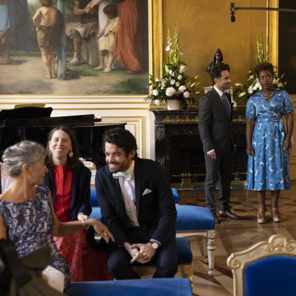 Exclusif - Florent Peyre et Claudia Tagbo - Séquence "Le mariage" - Tournage du téléfilm " Ils s'aiment... enfin presque ", qui sera diffusé le lundi 18 avril à 21h10 sur TF1. © Cyril Moreau / Bestimage
