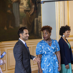 Exclusif - Florent Peyre et Claudia Tagbo - Séquence "Le mariage" - Tournage du téléfilm " Ils s'aiment... enfin presque ", qui sera diffusé le lundi 18 avril à 21h10 sur TF1. © Cyril Moreau / Bestimage