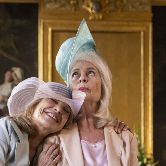 Exclusif - Nicole Calfan, Claire Nadeau - Séquence "Le mariage" - Tournage du téléfilm " Ils s'aiment... enfin presque ", qui sera diffusé le lundi 18 avril à 21h10 sur TF1. © Cyril Moreau / Bestimage
