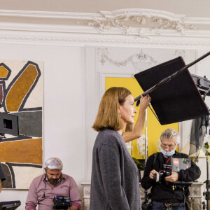 Exclusif - Carole Bouquet et Pierre Palmade - Séquence "Rien à se dire" et "La réconciliation" - Tournage du téléfilm " Ils s'aiment... enfin presque ", qui sera diffusé le lundi 18 avril à 21h10 sur TF1. © Cyril Moreau / Bestimage