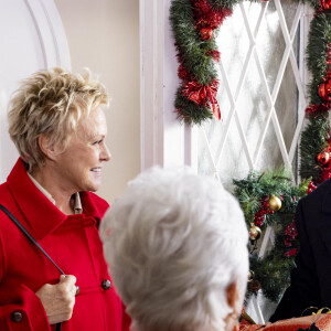 Exclusif - Line Renaud et Hugues Aufray, Muriel Robin et Pierre Arditi - Séquence "Noël chez les parents" - Tournage du téléfilm " Ils s'aiment... enfin presque ", qui sera diffusé le lundi 18 avril à 21h10 sur TF1. © Cyril Moreau / Bestimage