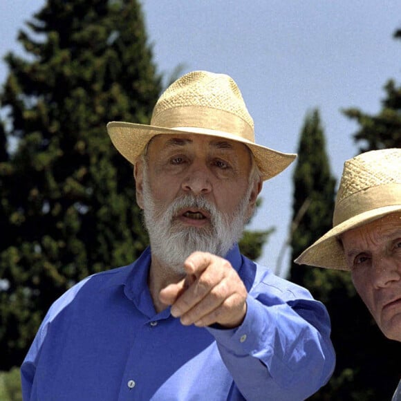 Archives - Philippe Noiret et Michel Bouquet sur le tournage du film "Les Côtelettes" en 2002.