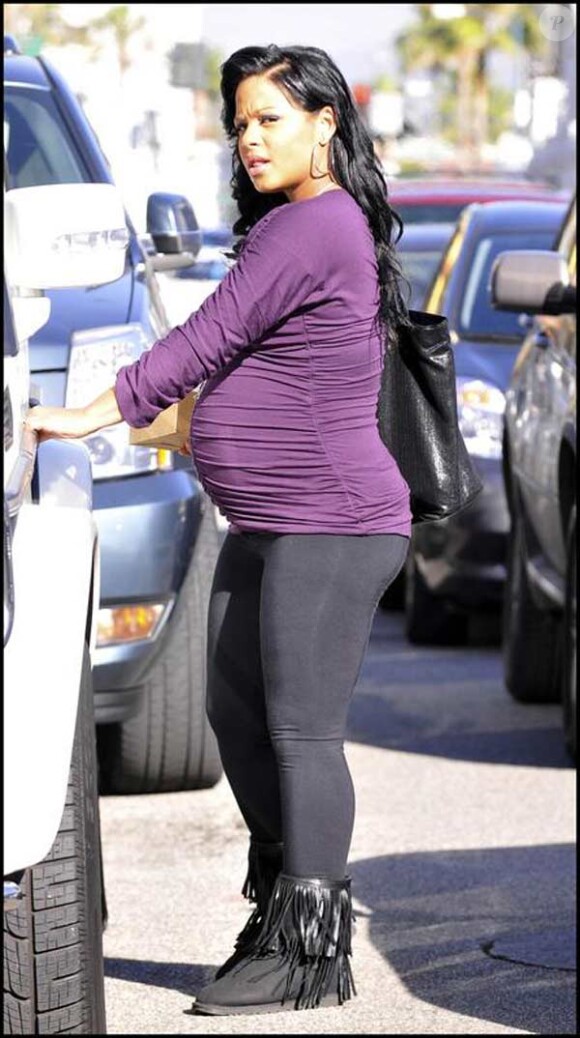 Christina Milian enceinte, à Los Angeles le 14 janvier 2010