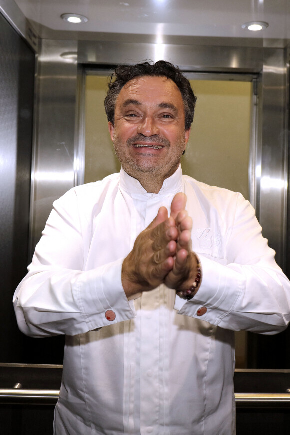 Exclusif - Le chef cuisinier Yves Camdeborde en rendez-vous à Paris.
