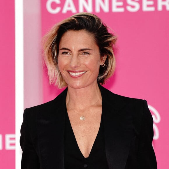 Alessandra Sublet - Arrivées au photocall de la cérémonie de clôture sur le pink carpet de la 5ème édition du Festival International Canneseries à Cannes© Norbert Scanella / Panoramic / Bestimage 