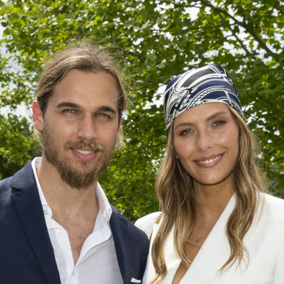 Théo Fleury et sa compagne Camille Cerf - Prix de Diane Longines à l'hippodrome de Chantilly, le 20 juin 2021. © Pierre Perusseau/Bestimage 
