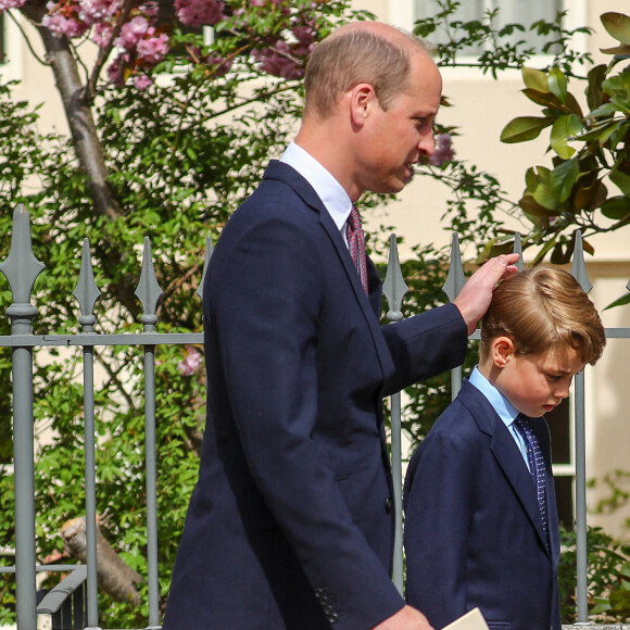 Le prince William, duc de Cambridge, Le prince George de Cambridge - La famille royale britannique quitte la chapelle Saint-Georges de Windsor après la messe de Pâques, le 17 avril 2022. 