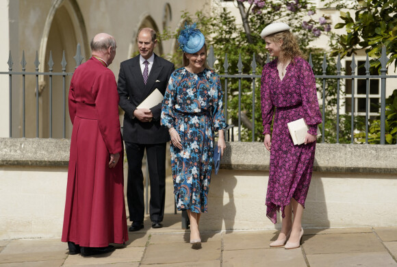 Le prince Edward, comte de Wessex, Sophie Rhys-Jones, comtesse de Wessex, Louise Mountbatten-Windsor (Lady Louise Windsor) - La famille royale britannique quitte la chapelle Saint-Georges de Windsor après la messe de Pâques, le 17 avril 2022. 