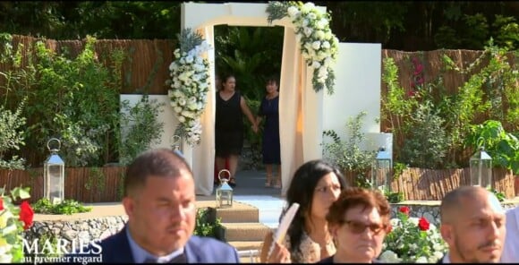 La maman de Pauline fait un malaise avant le mariage, épisode de "Mariés au premier regard 2022" du 25 avril, sur M6