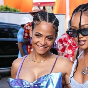 Christina Milian, Karrueche Tran au photocall du festival "Revolve 2022" à La Quinta, le 16 avril 2022. 