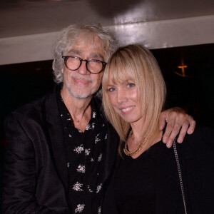 Exclusif - Louis Bertignac avec sa femme Laeticia - After de Garou au restaurant Manko à l'ssue de son concert à la salle Pleyel à Paris. © Rachid Bellak/Bestimage