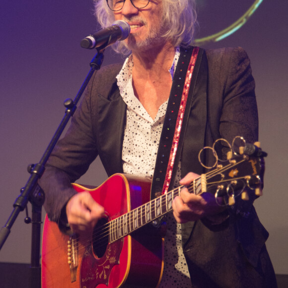 Louis Bertignac - 3ème Gala caritatif des "Stéthos d'Or" qui récompensent les artistes qui contribuent au bien-être de tous, organisé par la Fondation pour la Recherche en Physiologie au George V à Paris, le 11 mars 2019. © Coadic Guirec/Bestimage