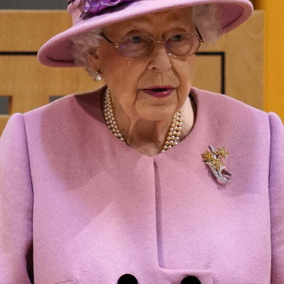 La reine Elizabeth II d'Angleterre assiste à la cérémonie d'ouverture de la sixième session du Senedd à Cardiff, Royaume Uni, 14 octobre 2021. 