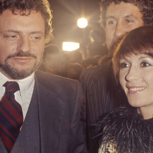 Archives -Jacques Martin, sa compagne Danièle Evenou et Stéphane Collaro lors du concert de Sylvie Vartan au Palais des Congrès en 1977.