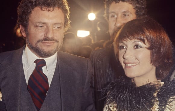 Archives -Jacques Martin, sa compagne Danièle Evenou et Stéphane Collaro lors du concert de Sylvie Vartan au Palais des Congrès en 1977.