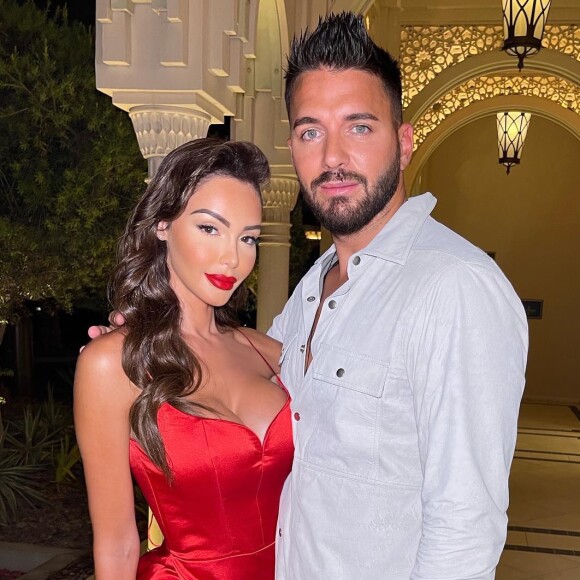 Nabilla, amoureuse de Thomas Vergara et déjà maman du petit Milann, est enceinte de son deuxième enfant.