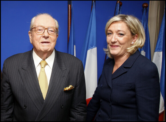 Jean-Marie Le Pen et sa fille Marine en 2011