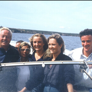 Jean-Marie Le Pen avec ses filles Marine et Marie-Caroline à la Trinité-sur-mer en 1987