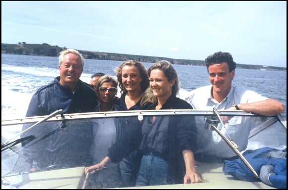 Jean-Marie Le Pen avec ses filles Marine et Marie-Caroline à la Trinité-sur-mer en 1987
