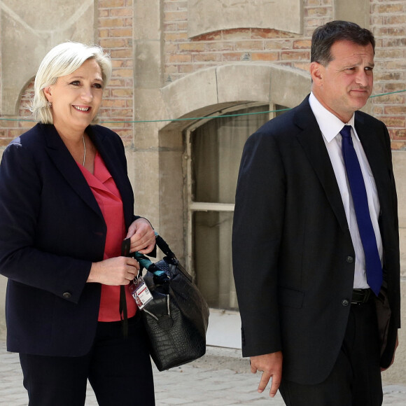 Marine Le Pen et son compagnon Louis Aliot - Députés et sénateurs arrivant lors de la réunion du Parlement en Congrès au château de Versailles, le 3 juillet 2017