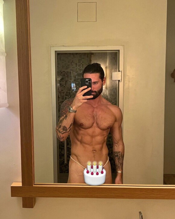 Hugo Manos a fêté son anniversaire à Marbella, en Espagne. Instagram, avril 2022.