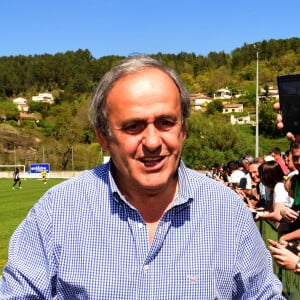 Exclusif - Michel Platini (parrain de l'événement) - Match de football caritatif du Variétés Club de France contre l'union départementale des pompiers de l'Ardèche au profit des pilotes de canadairs décédés en mission au Stade Georges Marquand à Aubenas en Ardèche le 18 avril 2022. Les deux équipes se sont quittées sur le score de 2 buts partout devant un public conquis et nombreux, environ 2500 spectateurs ont assisté à cette belle fête du football. 15.000 euros ont été récoltés. © Romain Doucelin/Bestimage