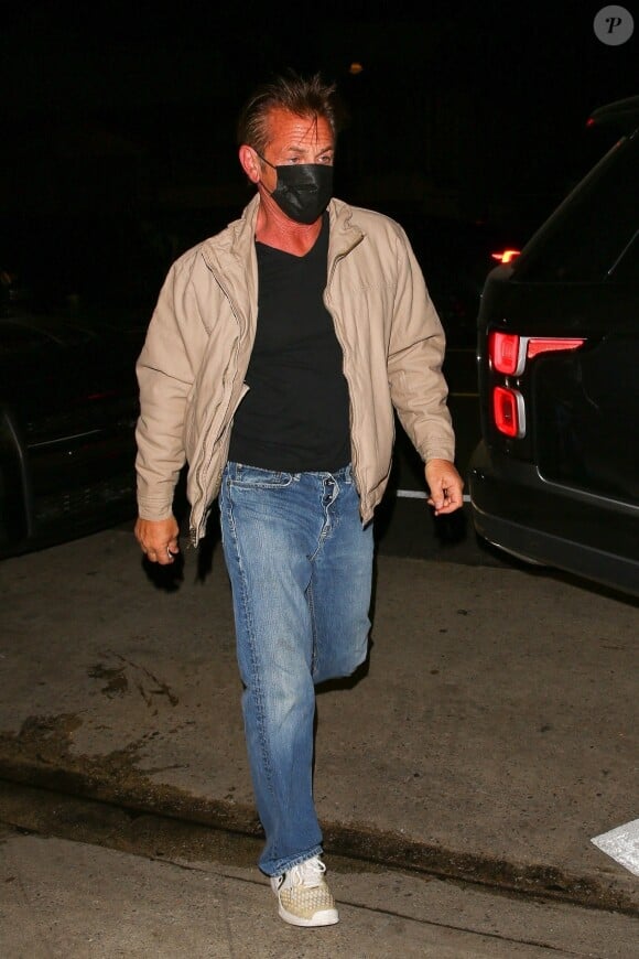 Exclusif - Sean Penn a dîné au restaurant Giorgio Baldi à Santa Monica le 16 février 2022.