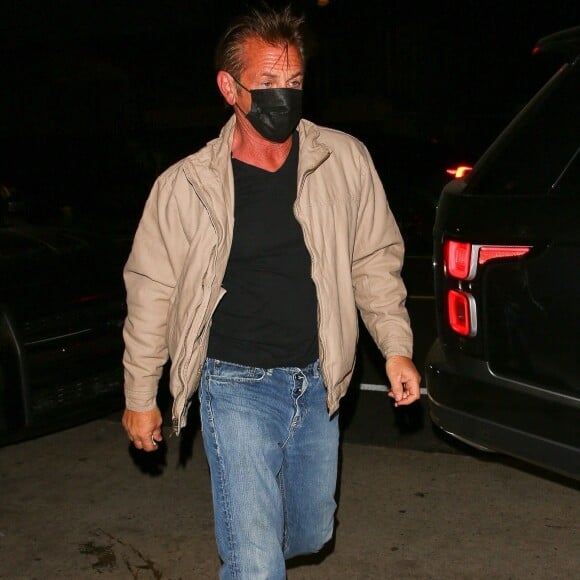 Exclusif - Sean Penn a dîné au restaurant Giorgio Baldi à Santa Monica le 16 février 2022.