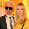 Claudia Schiffer avec Karl Lagerfeld au défilé Chanel
