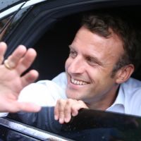 Emmanuel Macron : Son torse poilu inspire un politique pour un hommage osé !