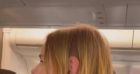 Florent Manaudou fait une blague à sa fiancée Pernille Blume.