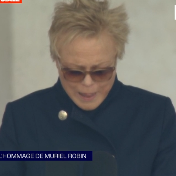 Muriel Robin submergée par l'émotion pendant son discours lors de l'hommage national à Michel Bouquet aux Invalides à Paris