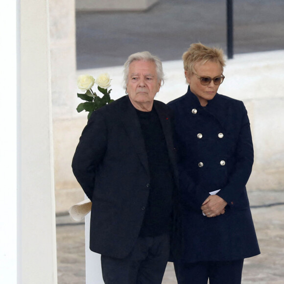 Fabrice Luchini, Muriel Robin et Pierre Arditi (qui prendront la parole à l'occasion de son hommage) - Cérémonie d'hommage national à l'Hôtel national des Invalides en hommage à Michel Bouquet décédé le 13 avril 2022. Paris le 27 avril 2022. Michel Bouquet a été inhumé dans la plus stricte intimité le 15/04/2022 à Étais-la Sauvin dans l'Yonne. © Dominique Jacovides / Bestimage