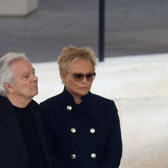 Fabrice Luchini, Muriel Robin et Pierre Arditi (qui ont pris la parole à l'occasion de son hommage) - Cérémonie d'hommage national à l'Hôtel national des Invalides en hommage à Michel Bouquet décédé le 13 avril 2022. Paris le 27 avril 2022. Michel Bouquet a été inhumé dans la plus stricte intimité le 15/04/2022 à Étais-la Sauvin dans l'Yonne. © Dominique Jacovides / Bestimage