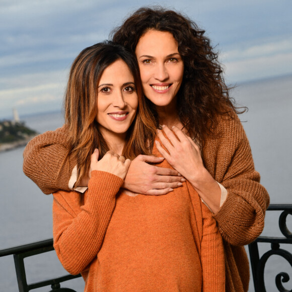 Exclusif - Fabienne Carat et Linda Hardy durant le tournage du double épisode final de "Section de recherches" à Nice. © Bruno Bebert / Bestimage