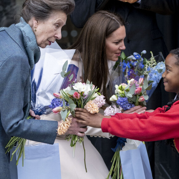 Catherine (Kate) Middleton et la princesse Anne vont assister à une démonstration de simulation d'opération césarienne d'urgence au Royal College of Obstetricians & Gynaecologists à Londres le 27 avril 2022. 