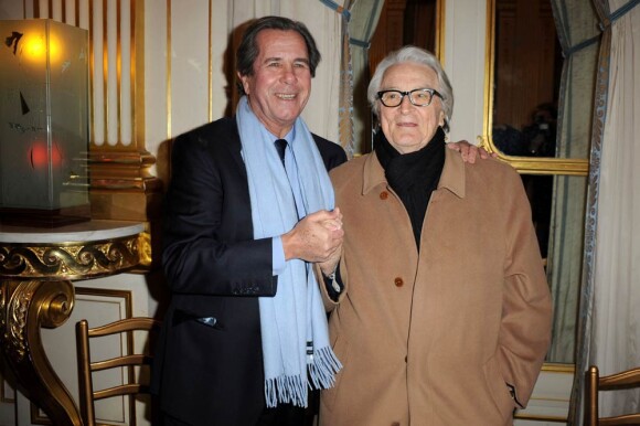 Jean-Louis Debré et Roland Dumas, à l'occasion de la cérémonie de remise des médailles de l'Ordre du Mérite et de l'Ordre des Arts et Lettres, au ministère de la Culture, à Paris, le 26 janvier 2010.