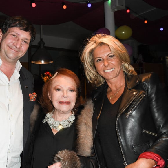 Exclusif - Stéphane Vanhandenhoven (affaire conclue) , Régine et Caroline Margeridon - Régine fête ses 90 ans à la Chope des Puces à Saint-Ouen le 10 Janvier 2020 © Guirec Coadic / Bestimage 
