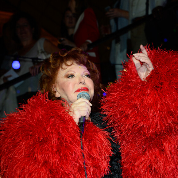 La chanteuse Régine - Soirée d'inauguration de l'exposition PARIS! au Bon Marché à Paris le 7 septembre 2016. Le célèbre magasin de la Rive gauche porte haut et fort les couleurs tricolores en dédiant son exposition automnale à la Ville Lumière. Vestiaire casual chic, gourmandises typiques, cosmétiques adorés des Frenchies... L'essentiel pour la jouer comme une Parisienne. © Coadic Guirec/Bestimage