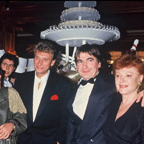 Archives 1988 : Régine avec Florent Pagny, Claude Nougaro, Serge Lama et Johnny Hallyday
