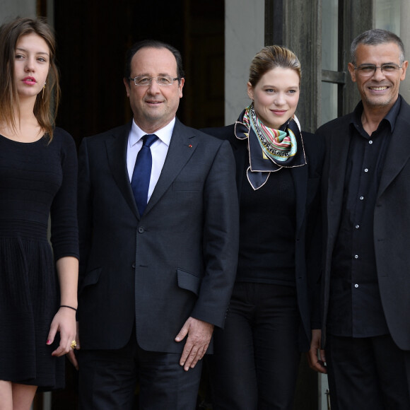 Adele Exarchopoulos, Francois Hollande, Lea Seydoux, Abdelattif Kechiche - Dejeuner avec l'equipe du film "La vie d'Adele", palme d'Or 2013 du festival de Cannes, au palais de l'Elysee a Paris. Le 26 juin 2013