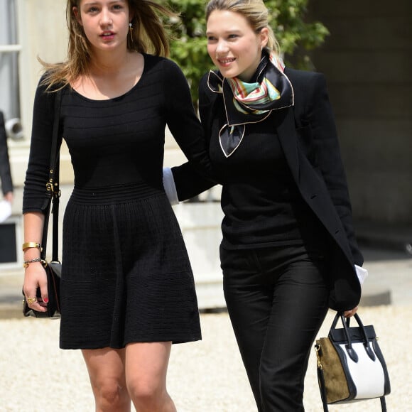 Adele Exarchopoulos et Lea Seydoux - Dejeuner avec l'equipe du film "La vie d'Adele", palme d'Or 2013 du festival de Cannes, au palais de l'Elysee a Paris. Le 26 juin 2013