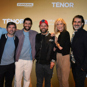 guest, Raphael Benoliel, MB14 (Mohamed Belkhir), Claude Zidi Jr., Michèle Laroque, Stéphane Hasbanian, Ramzi Khiroun - Avant-première du film "Ténor" au Cinema Pathé Wepler à Paris le 2 mai 2022. © Veeren/Bestimage