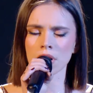 Pauline de l'équipe de Vianney lors des super cross-battles de "The Voice" - Émission du 7 mai 2022, TF1