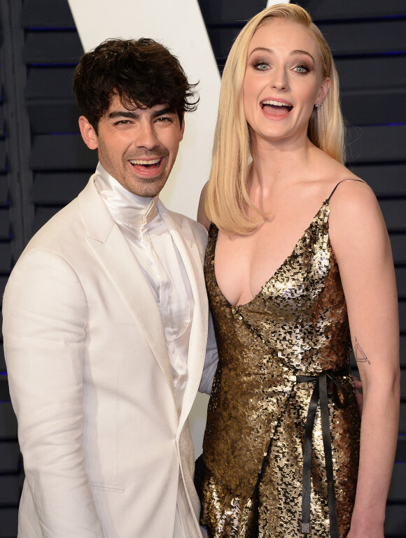 Joe Jonas et sa fiancée Sophie Turner à la soirée Vanity Fair Oscar Party à Los Angeles, le 24 février 2019.